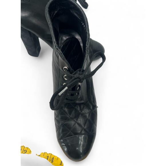 CHANEL boots 9 Matrasse Booties Short Heels Quilted Chunky Lace Up Women 39 - Picture 6 of 10